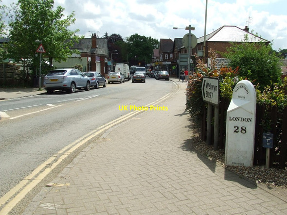 Photo 6"x4" Old Milepost Knebworth c2013 P1