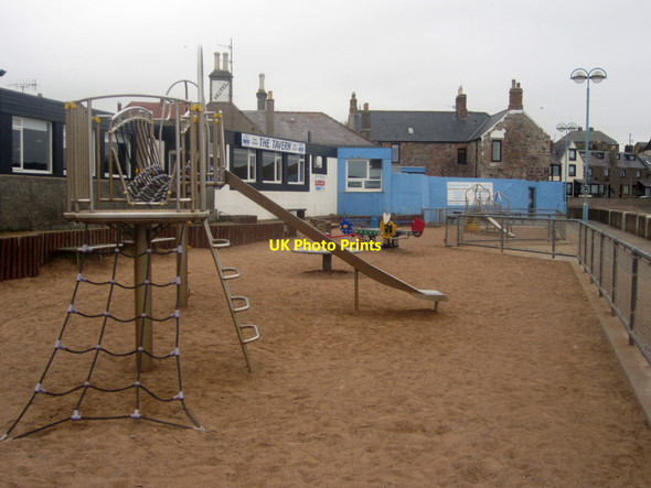 Photo 6"x4" Seafront playpark, Eyemouth Eyemouth c2013