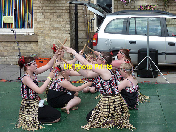 Photo 6"x4" Ethnic dancers at Saltburn Saltburn-By-The-Sea c2012