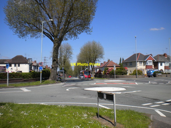 Photo 6"x4" Twin mini roundabouts, Springhill Spring Hill\/SO8895 c2013