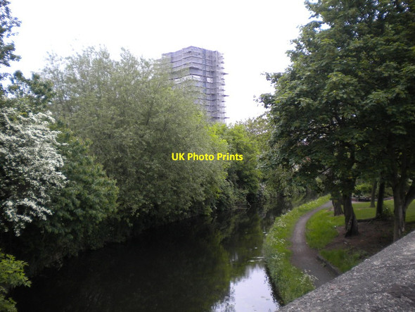 Photo 6"x4" Wyrley & Essington Canal in Wednesfield (1) Wednesfield c2013