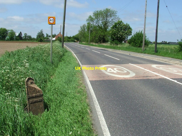 Photo 6"x4" Cast Iron Milepost Gosberton c2013