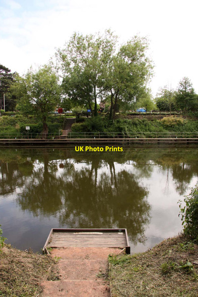Photo 6"x4" Fishing platform by the River Avon Evesham c2013