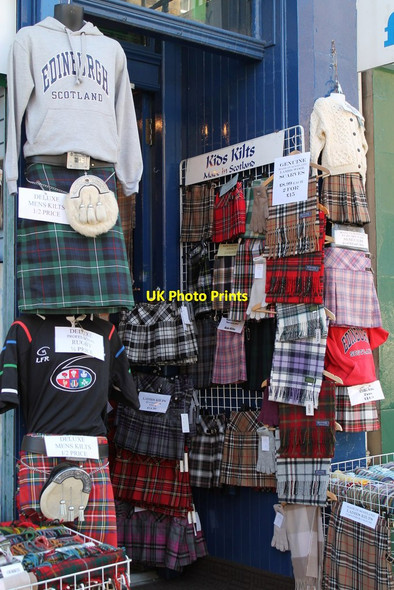 Photo 6"x4" Edinburgh shopping Edinburgh c2013