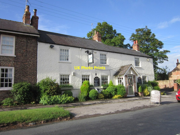 Photo 6"x4" The Rose and Crown, Sutton on the Forest Sutton-on-the-Forest c2013