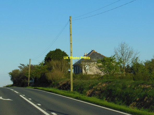 Photo 6"x4" A cottage alongside the A395 Hallworthy c2013