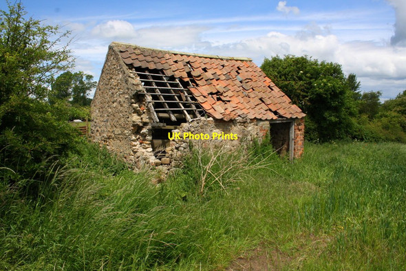 Photo 6"x4" Dilapidated barn, Exalby Road Aiskew c2013