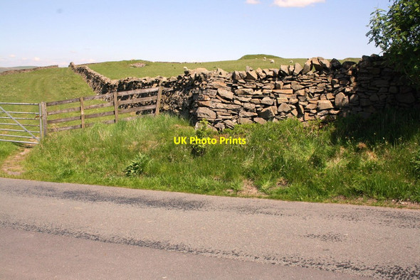 Photo 6"x4" Dry stone wall junction on road opposite Egholme Peat Moss Middleton\/SD6286 c2013
