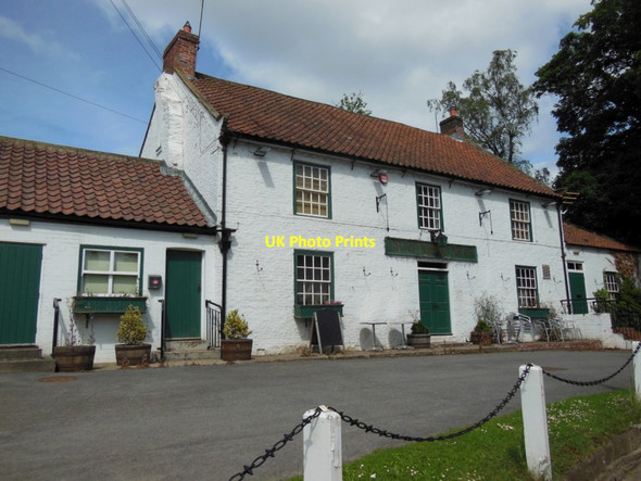 Photo 6"x4" Crathorne Arms, Crathorne Crathorne c2013