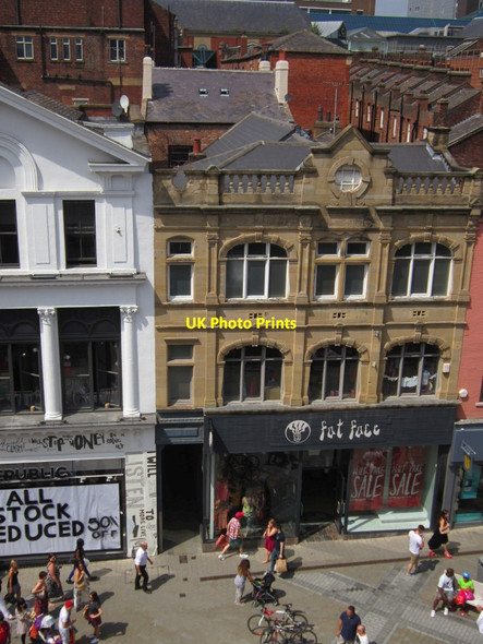 Photo 6"x4" Looking across Briggate to Angel Inn Yard Leeds\/SE3034 c2013