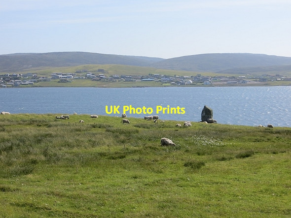 Photo 6"x4" Standing stone Burravoe\/HU3567 c2013