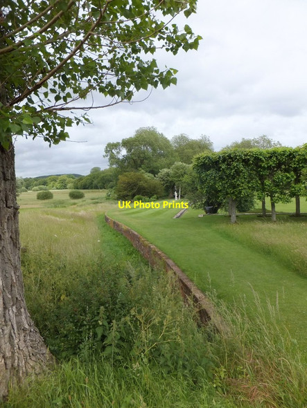 Photo 6"x4" The garden wall at Mottisfont Abbey Lower Brook c2013