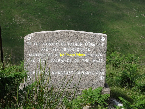 Photo 6"x4" Commemorative stone to a massacre at the mass station Hilltown\/J2128 c2013