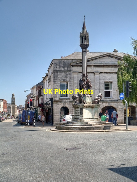 Photo 6"x4" Monument to Queen Victoria Newport\/SZ4988 c2013