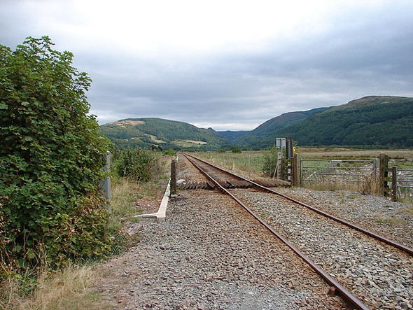 Photo 6"x4" The Cambrian Coast Railway Line Glandyfi c2006