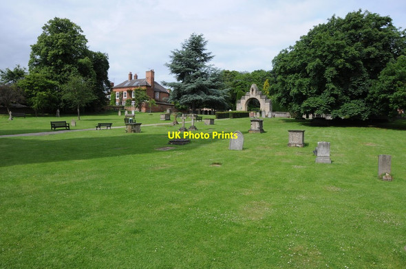 Photo 6"x4" Graveyard, Southwell Minster Southwell\/SK7053 c2013