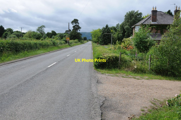 Photo 6"x4" The A4104 at Lower Hook Hook Bank c2013
