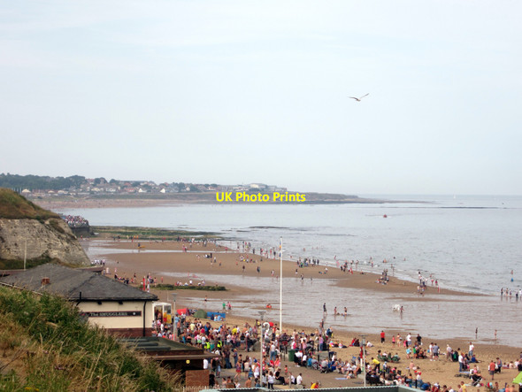 Photo 6"x4" People on Roker Beach watching the Sunderland International Airshow Sunderland\/NZ3957 c2013