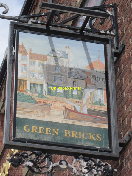 Photo 6"x4" Green Bricks on Humber Dock Street, Hull Kingston upon Hull c2013