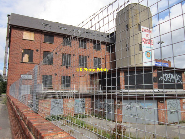 Photo 6"x4" The Cornmill Hotel on Holderness Road, Hull Kingston upon Hull c2013