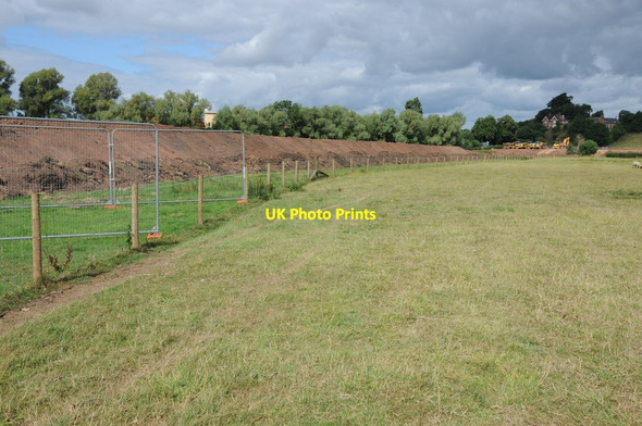 Photo 6"x4" Former railway embankment, Tewkesbury Tewkesbury c2013