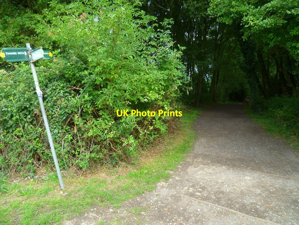 Photo 6"x4" Orange Way after Wiltshire (344) New Town\/SU7373 c2013