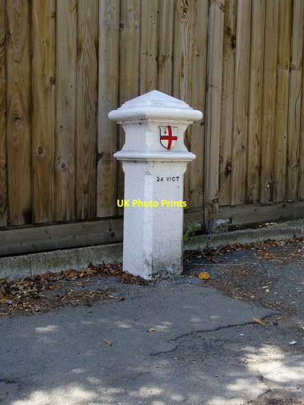 Photo 6"x4" City Corporation Coal-Tax post, by the Great North Road, Little Heath, Potters Bar Potters Bar c2013