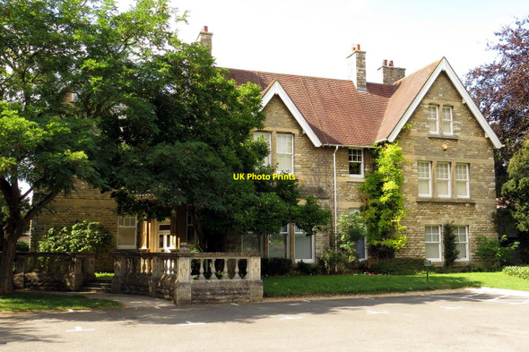 Photo 6"x4" Council offices in Woodgreen Witney c2013