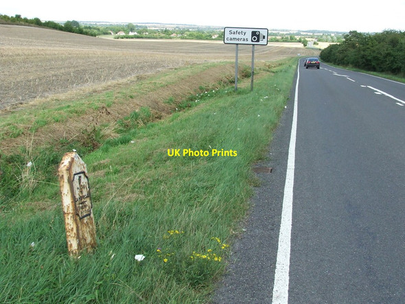 Photo 6"x4" Old Milepost Harlton c2013