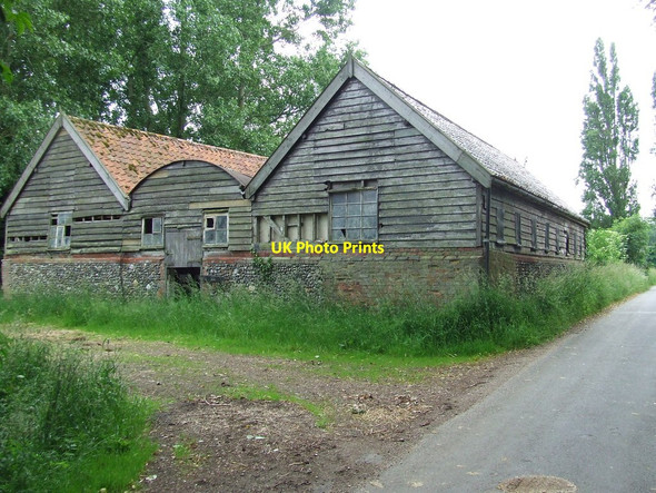 Photo 6"x4" Old Farm Building Weybread c2013