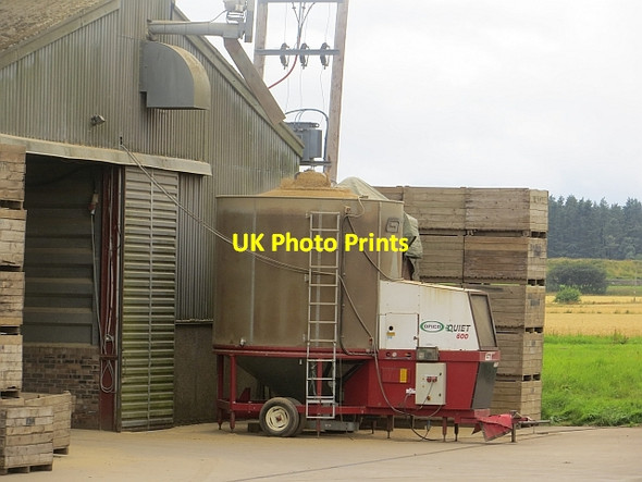 Photo 6"x4" Mobile grain dryer Craigton\/NO5138 c2013