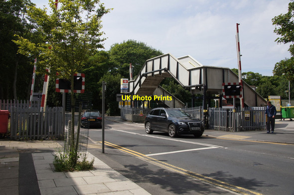 Photo 6"x4" Level crossing at Freshfield station Formby c2013