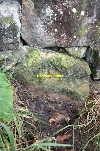 Photo 6"x4" Benchmark on stone in wall, Skipton Moor Lane Skipton c2013