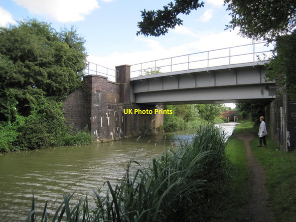 Photo 6"x4" Railway Bridge over the Oxford Canal Banbury\/SP4540 c2013