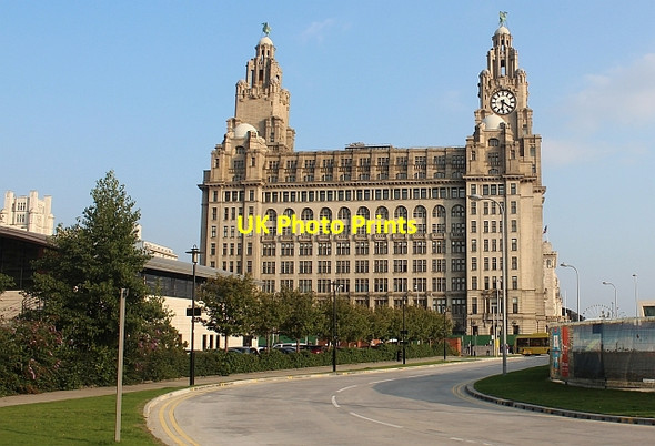 Photo 6"x4" The Royal Liver Building Seacombe c2013