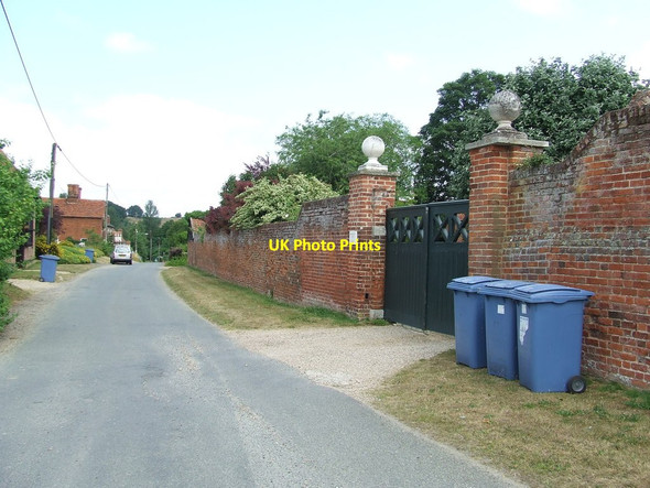 Photo 6"x4" Wall And Gate Thorington Street c2013