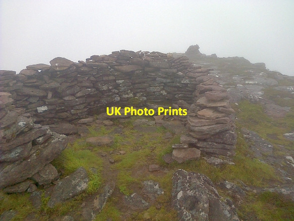 Photo 6"x4" The Summit Cairn\/Shelter, Beinn Ghobhlach Badrallach c2013