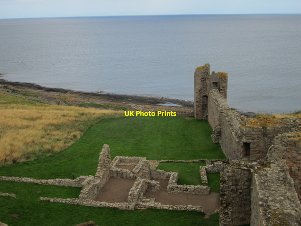 Photo 6"x4" The southern wall of Dunstanburgh Castle Craster c2013