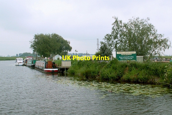 Photo 6"x4" Passing Pope's Corner Marina on the River Cam Padney\/TL5474 c2006