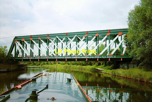 Photo 6"x4" Narrowboat approaching Chesterton Railway Bridge Cambridge\/TL4658 c2006