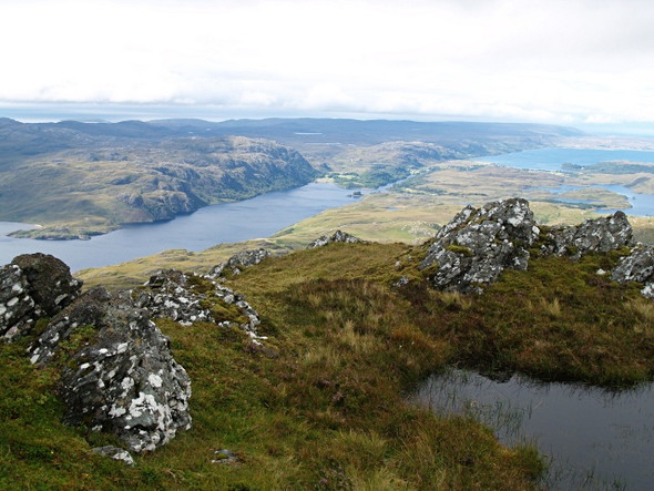 Photo 6"x4" Summit rocks and pool, Meall Chnaimhean Meall Chn\u00e0imhean c2008