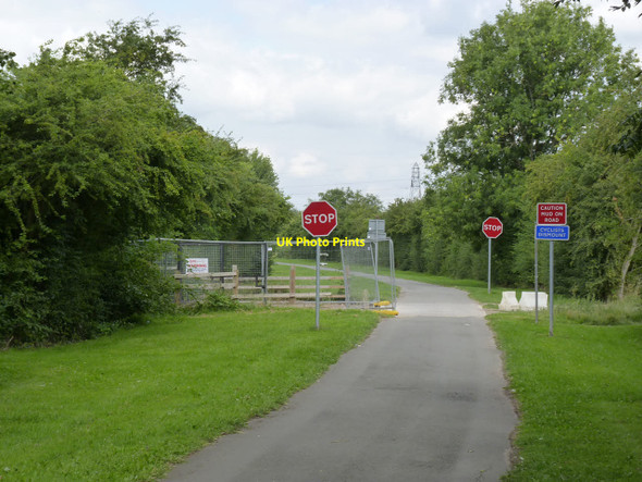 Photo 6"x4" Derby Canal footpath and cycleway Shelton Lock c2013