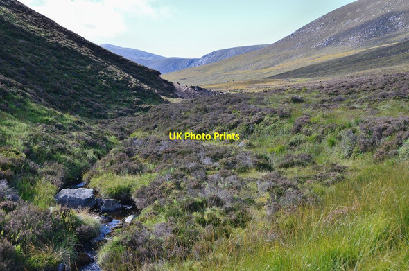 Photo 6"x4" Off the beaten track, Gleann Eanaich Am Beanaidh c2013