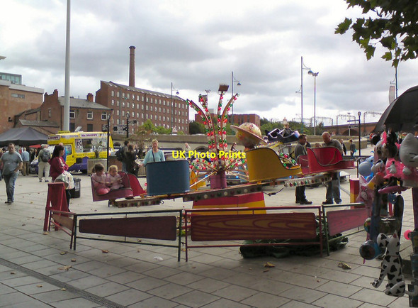 Photo 6"x4" A fun day on Mersey Square Stockport\/SJ8990 c2013