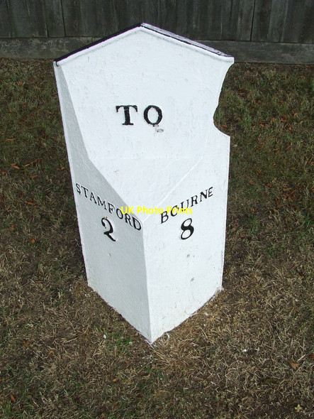 Photo 6"x4" Old Milepost Ryhall c2013