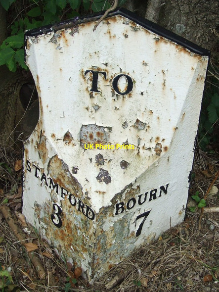 Photo 6"x4" Old Milepost Ryhall c2013