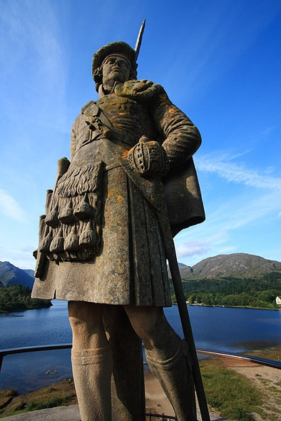 Photo 6"x4" Glenfinnan Monument Statue and Loch Shiel Glenfinnan c2008