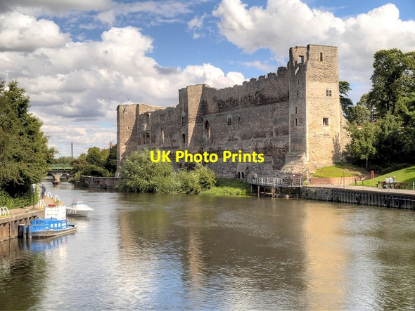 Photo 6"x4" River Trent and Newark Castle Newark-on-Trent c2013
