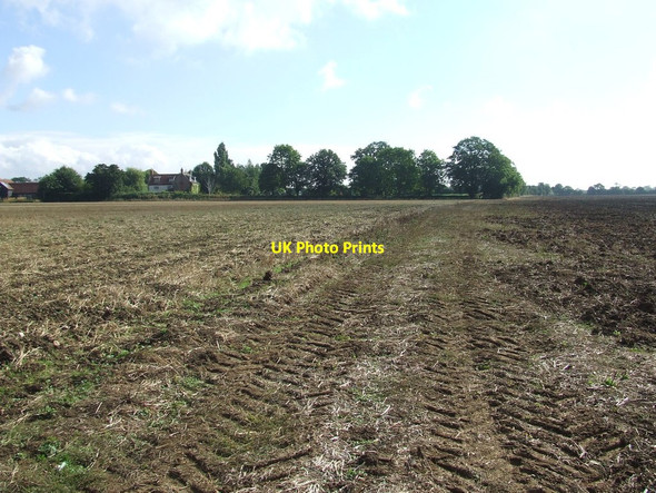 Photo 6"x4" Footpath Leading Behind Oak Farm Fressingfield c2013