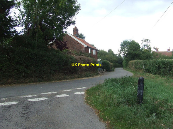 Photo 6"x4" Road Scene Clopton Corner c2013